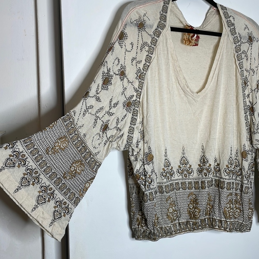 Free people printed top with cinched bottom
